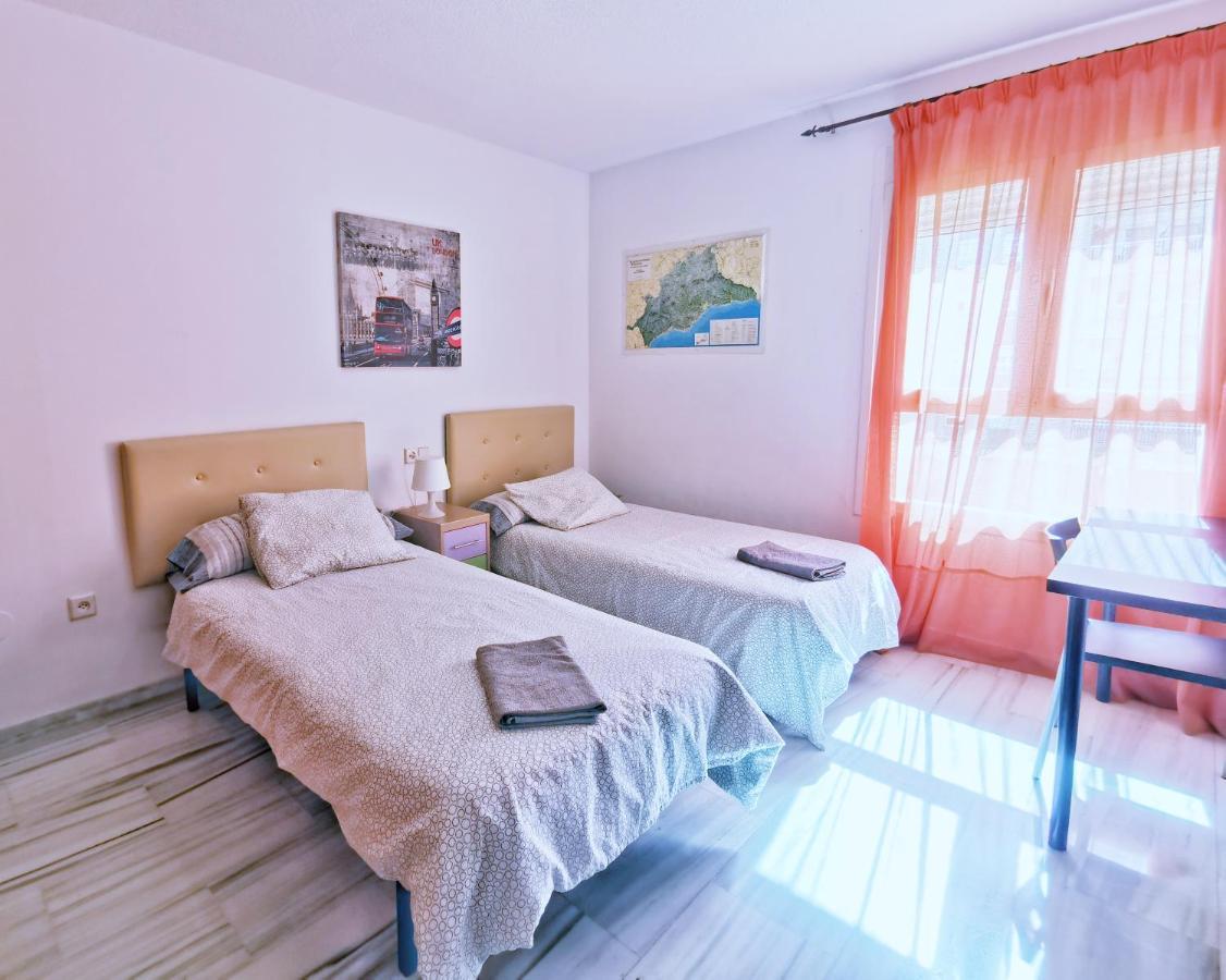 Neptuno Apartment: Sun, Beach And Relax In Huelin Málaga Extérieur photo