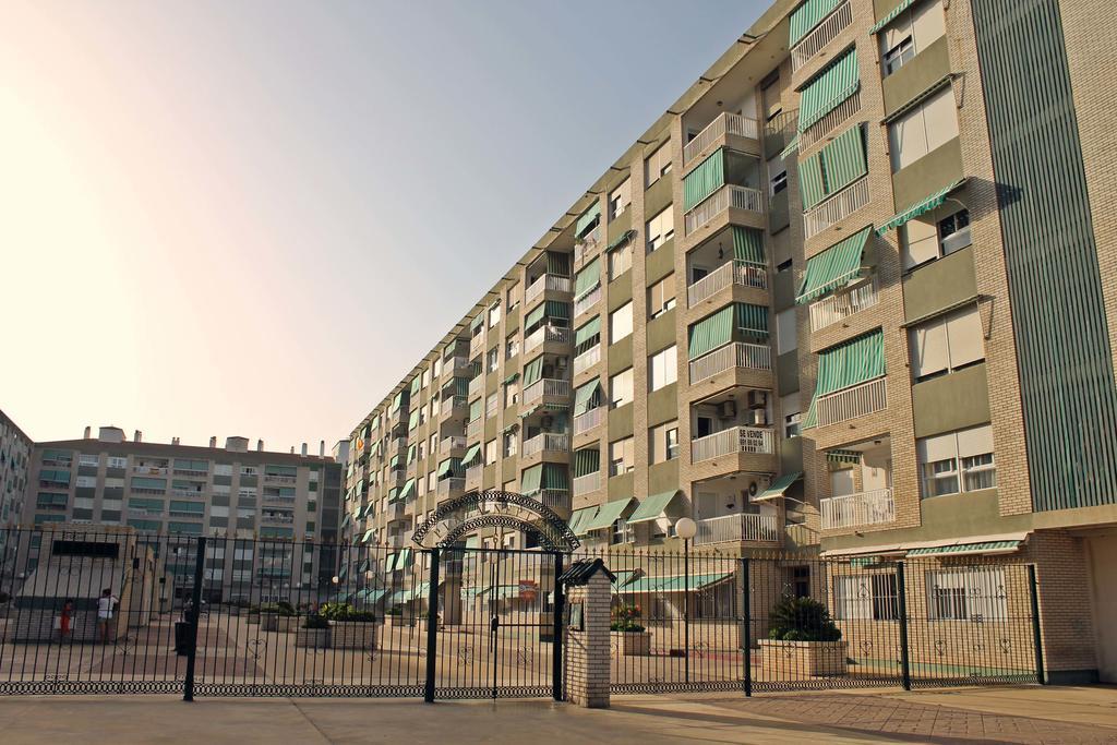 Neptuno Apartment: Sun, Beach And Relax In Huelin Málaga Extérieur photo